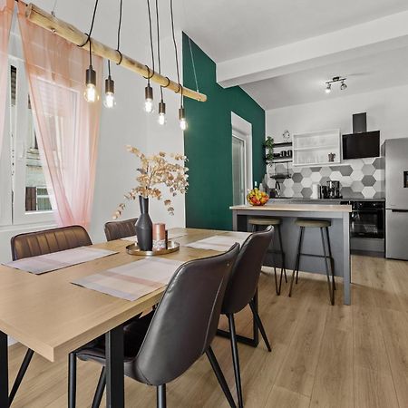 Green Oasis New Apartment Pula Bagian luar foto