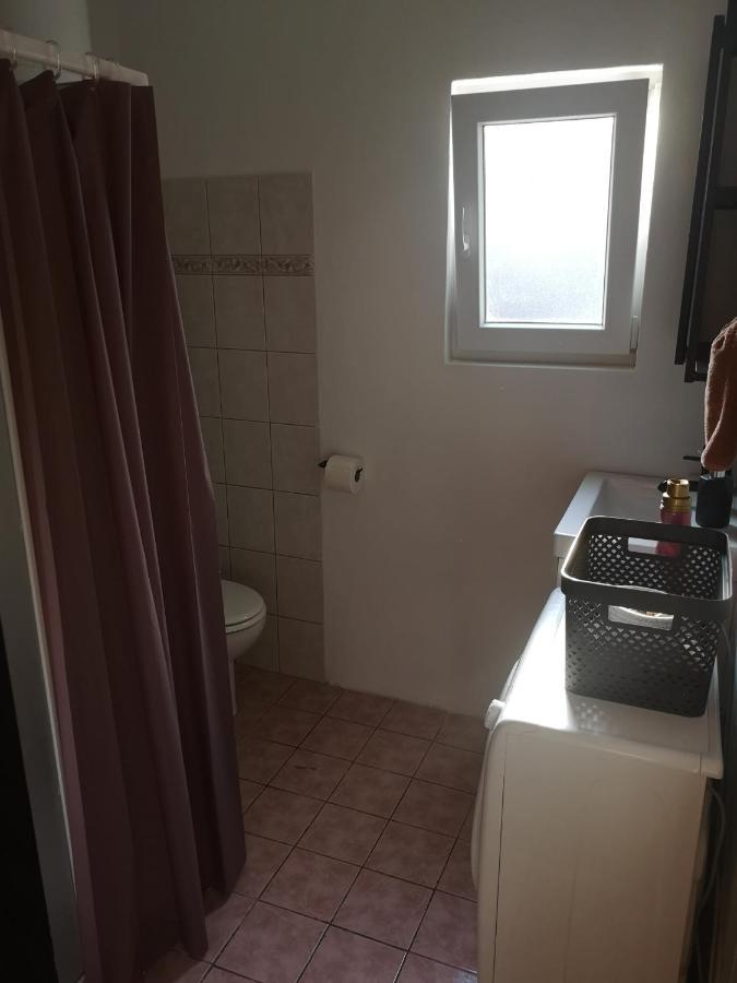 Green Oasis New Apartment Pula Bagian luar foto