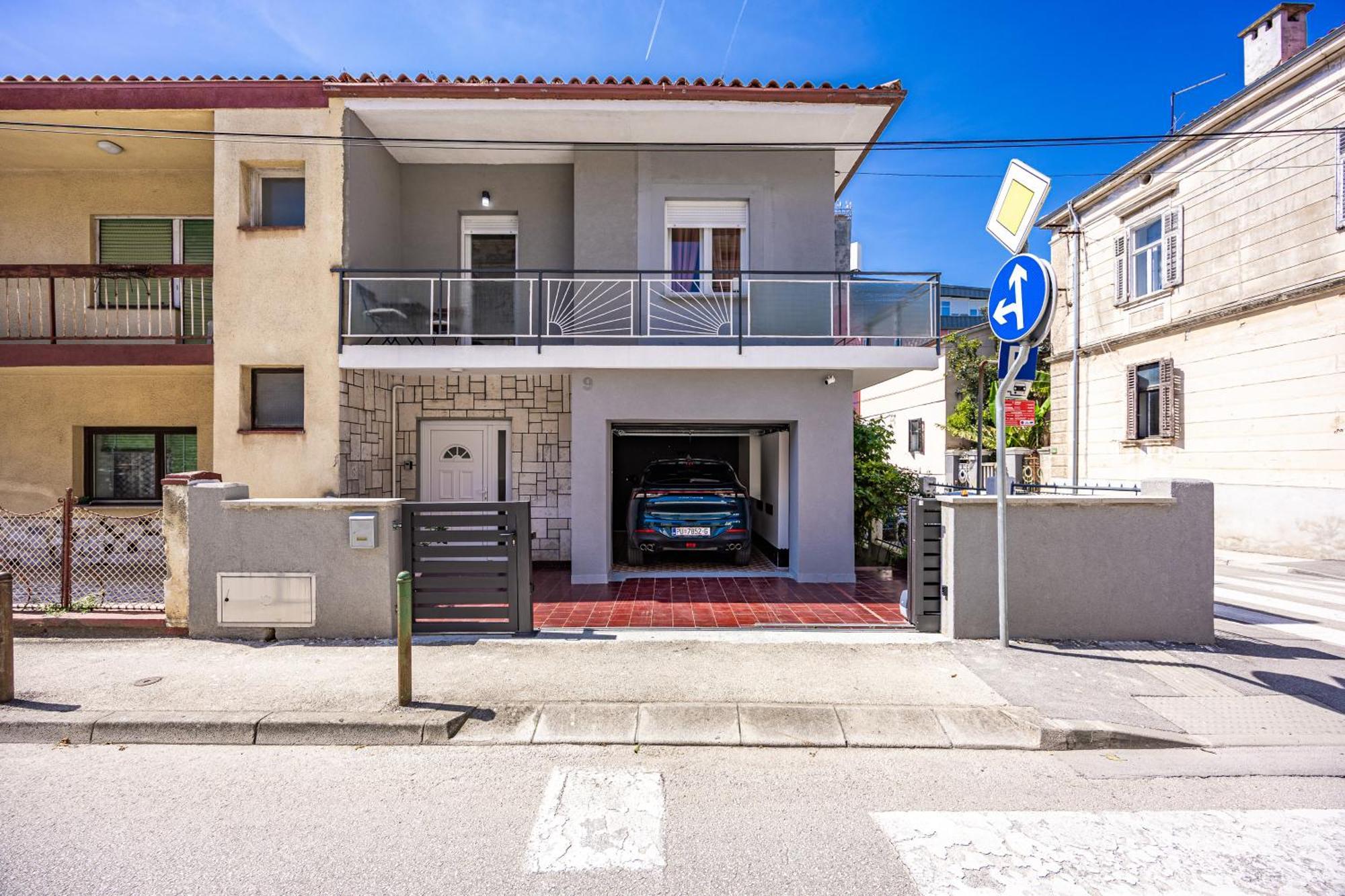 Green Oasis New Apartment Pula Bagian luar foto