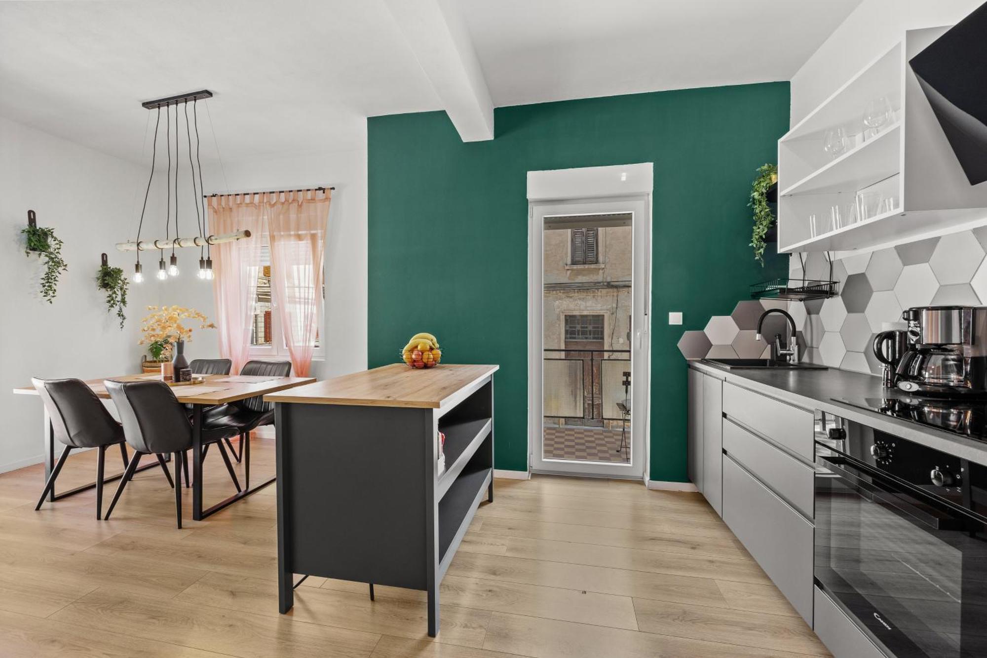 Green Oasis New Apartment Pula Bagian luar foto